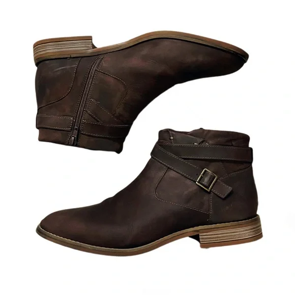 Clarks Women's Leather Camzin Dime Ankle Boot